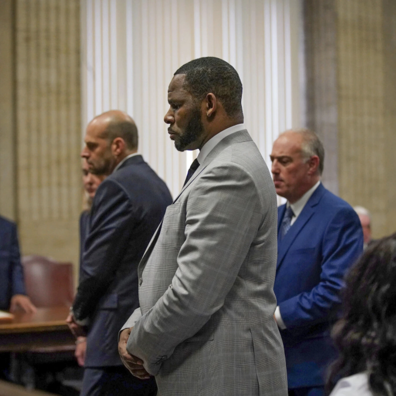 In R. Kelly Trial, the Verdict May Hinge on a Circle of Enablers